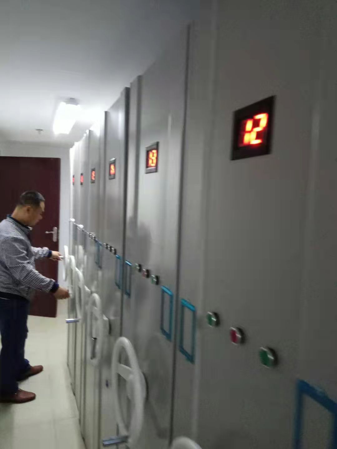 电动绿巨人视频污网站架