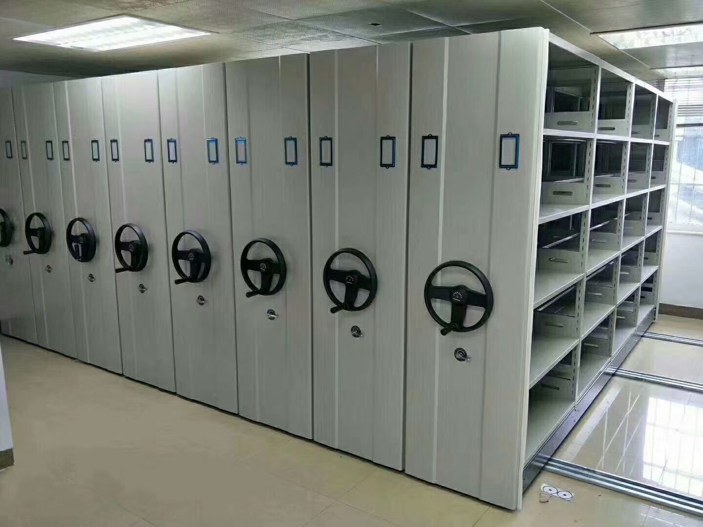 档案绿巨人视频污网站架